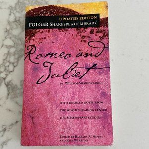 Romeo and Juliet Paperback Book